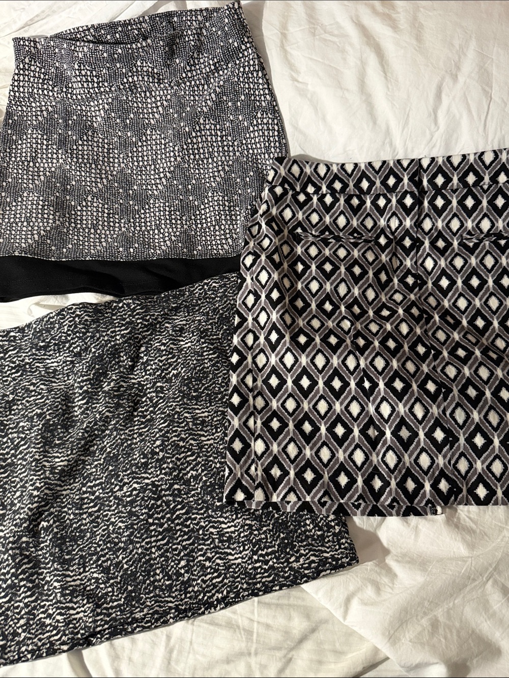 Trio skirt bundle black n white